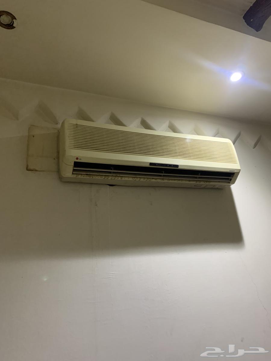 مكيف اسبلت و مكيف شباك على الشرط.64474171629698113