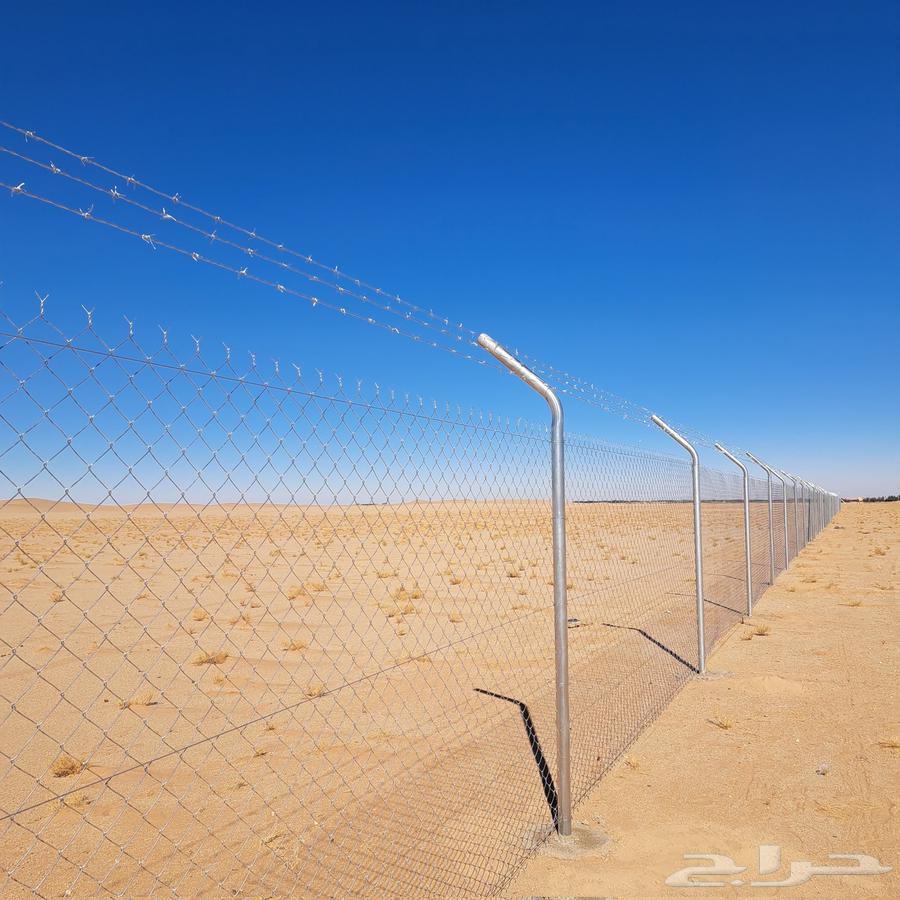 Installation of farm wire mesh and others64474345746563111