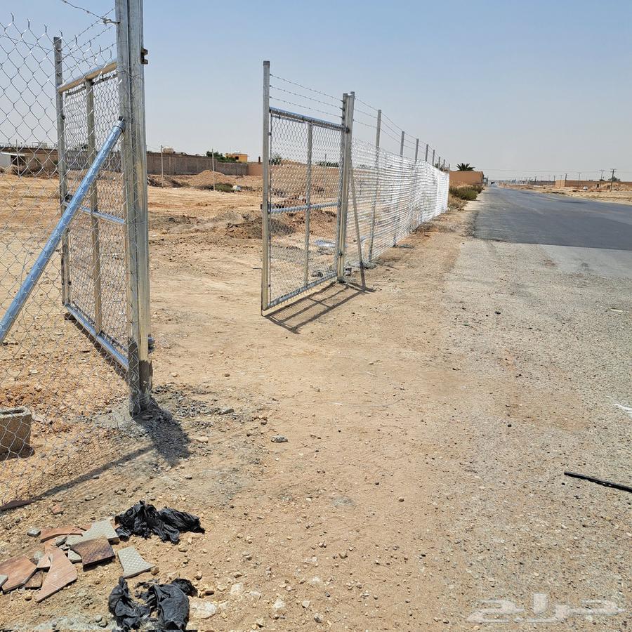 Installation of farm wire mesh and others64474345746563110