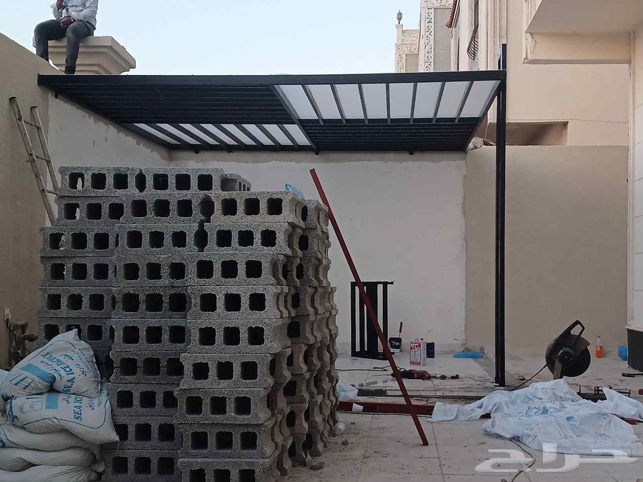 Install sunshade awnings and seating installations64474169820163114