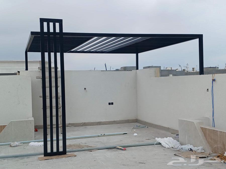 Install sunshade awnings and seating installations64474169820163113