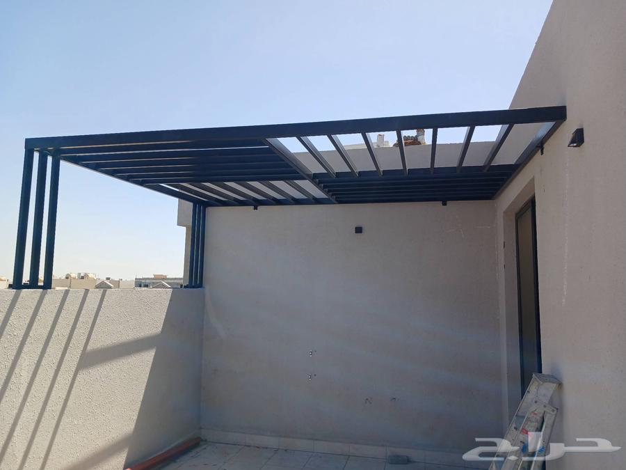 Install sunshade awnings and seating installations64474169820163111