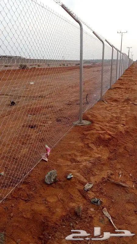 Installation of chain-link fences and barriers64474314544259112