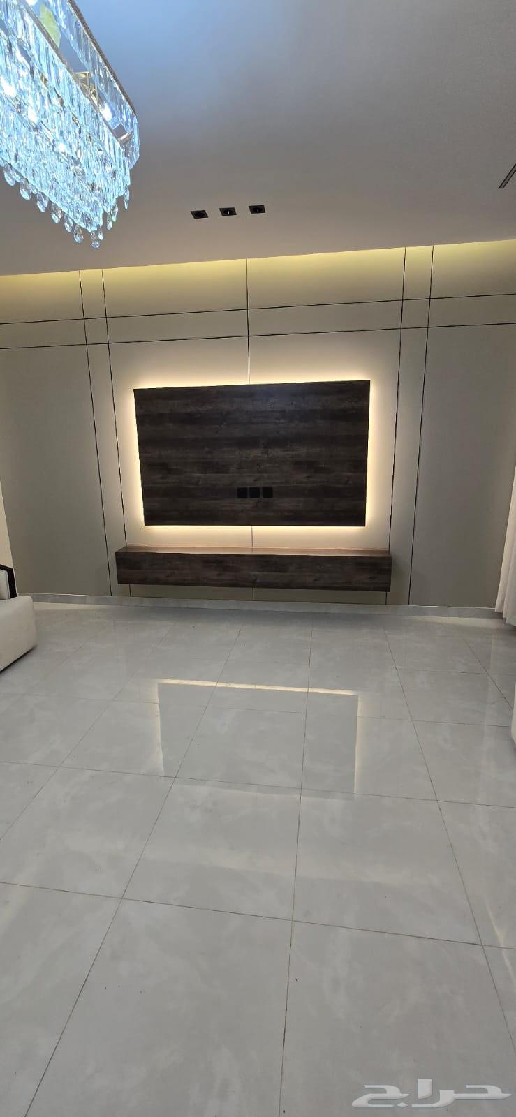 Wallpaper, paint, wood alternative, and marble installation64481401824385110