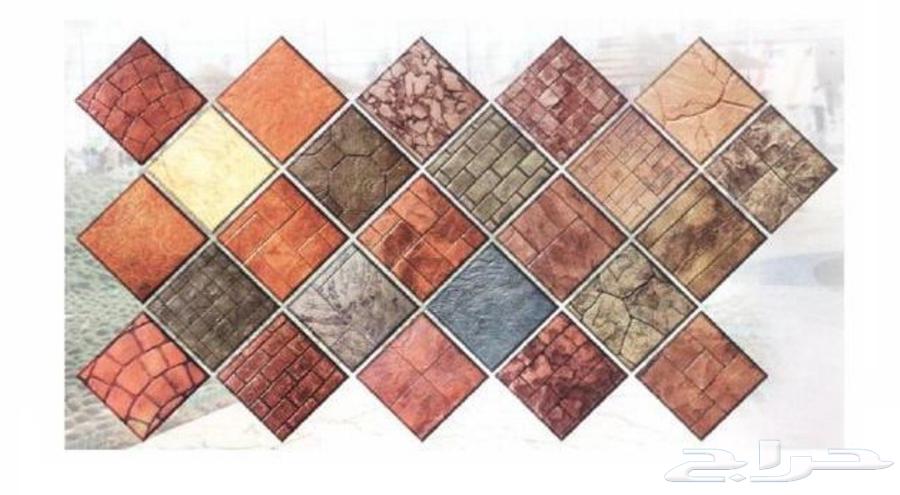 Colored printed concrete technician, decorative finishing pour, fan pour, screed pour64481463541507114