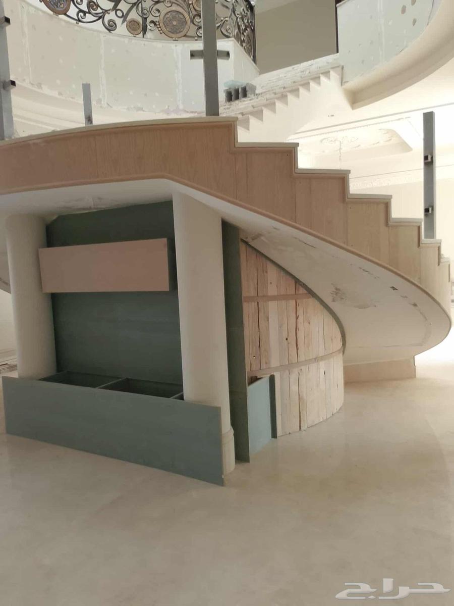 يوجد لدينا تصميم وتنفيذ جميع انواع الديكورات الخشبيه64487231887619113