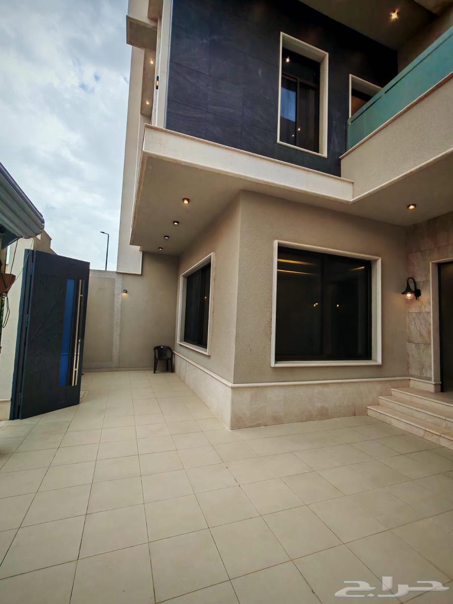 للبيع فلل دورين و ملحق با الخميس حي دوره الموسى وسط الخدمات64487036576129114