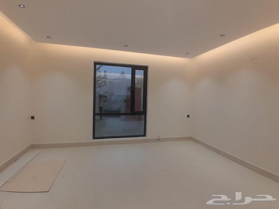 للبيع شقه دور ثاني مع ملحق تشطيبات فاخره بحي الحسام ب590الف64487052963714112