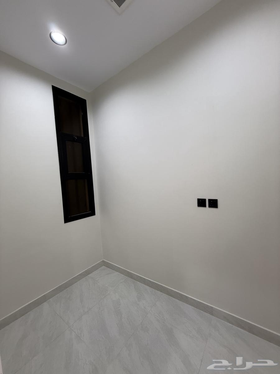 روف علوي مع ملحق 9 غرف بتصميم فندقي قرب ح الراقي-بسعر650الف64487053866753114