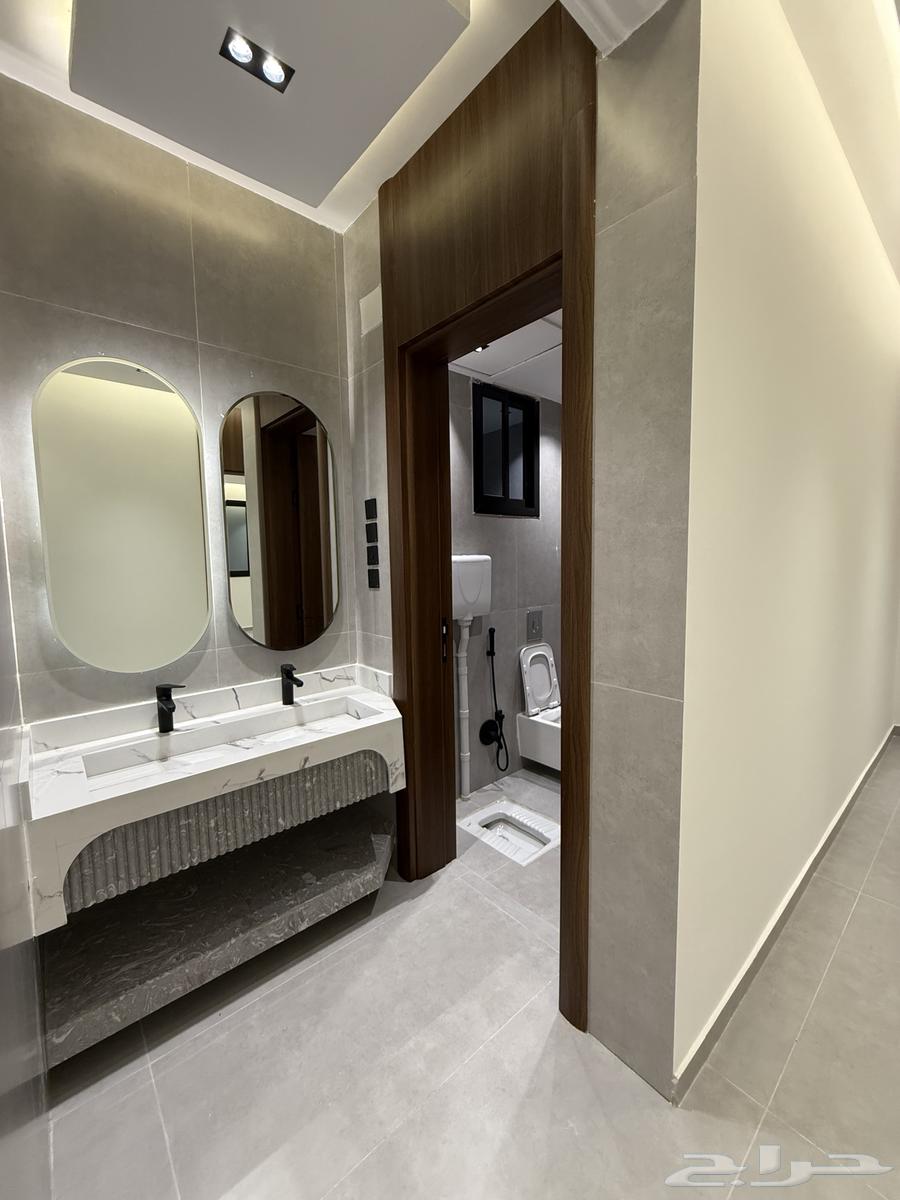 شقق علويه 6 غرف بتصميم فندقي قرب ممشي الراقي-بسعر550الف64487053817474110