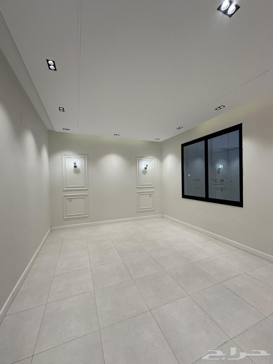 للبيع شقق مساحه 245 متر كبيره بالقرب من مطار ابها64487021440131113