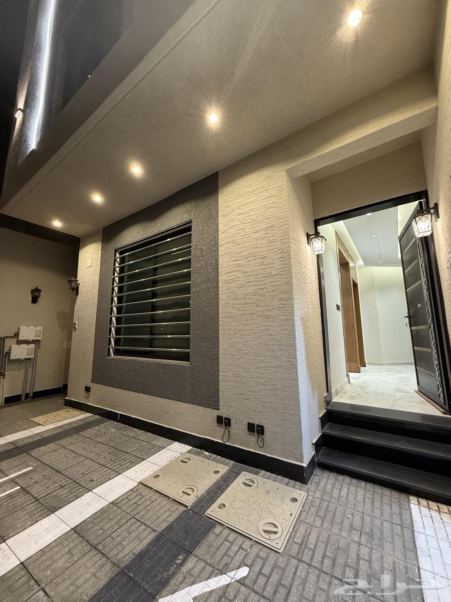 للبيع شقة ارضي بسعر 500 الف مدخل خاص بأبها خلف الراشد مول64487053330690111