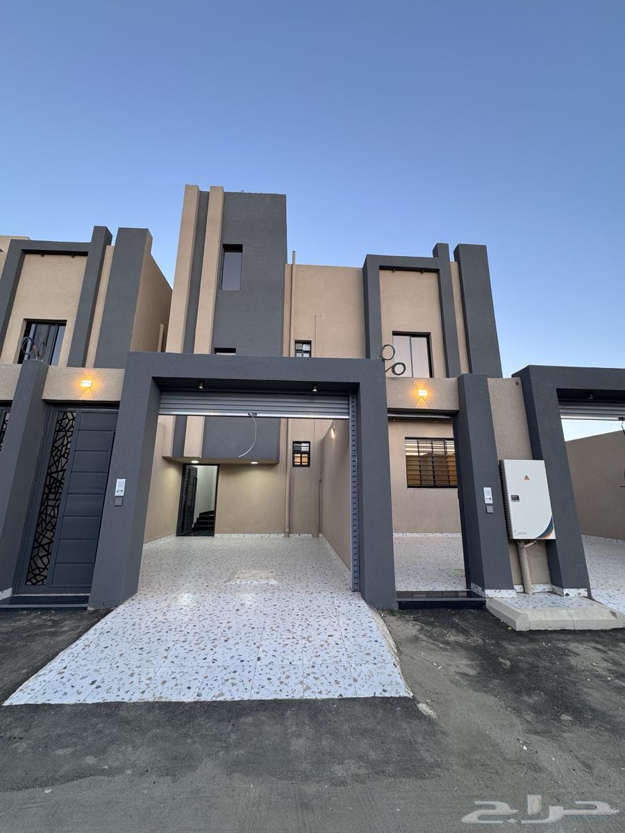 للبيع روف علوى درج داخلي وخارجي بمدخل سياره بالخميس64487036930690113