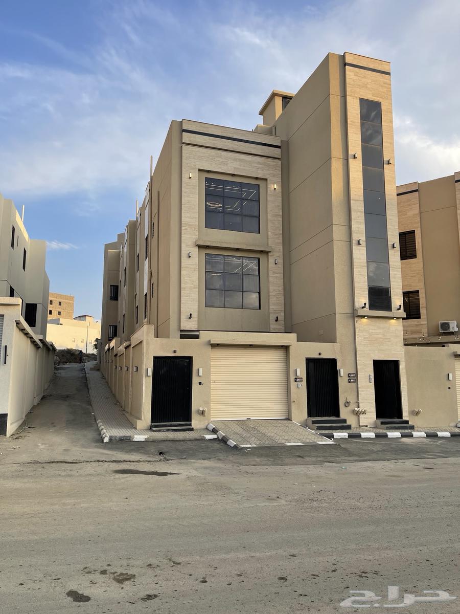 للبيع شقه مودرن دور علوي مع سطح خاص بالمحاله ابها64487053264259111