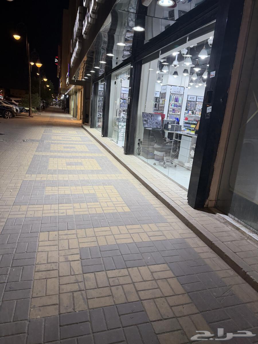 معرض للتقبيل حي الملك فهد64487102522115111