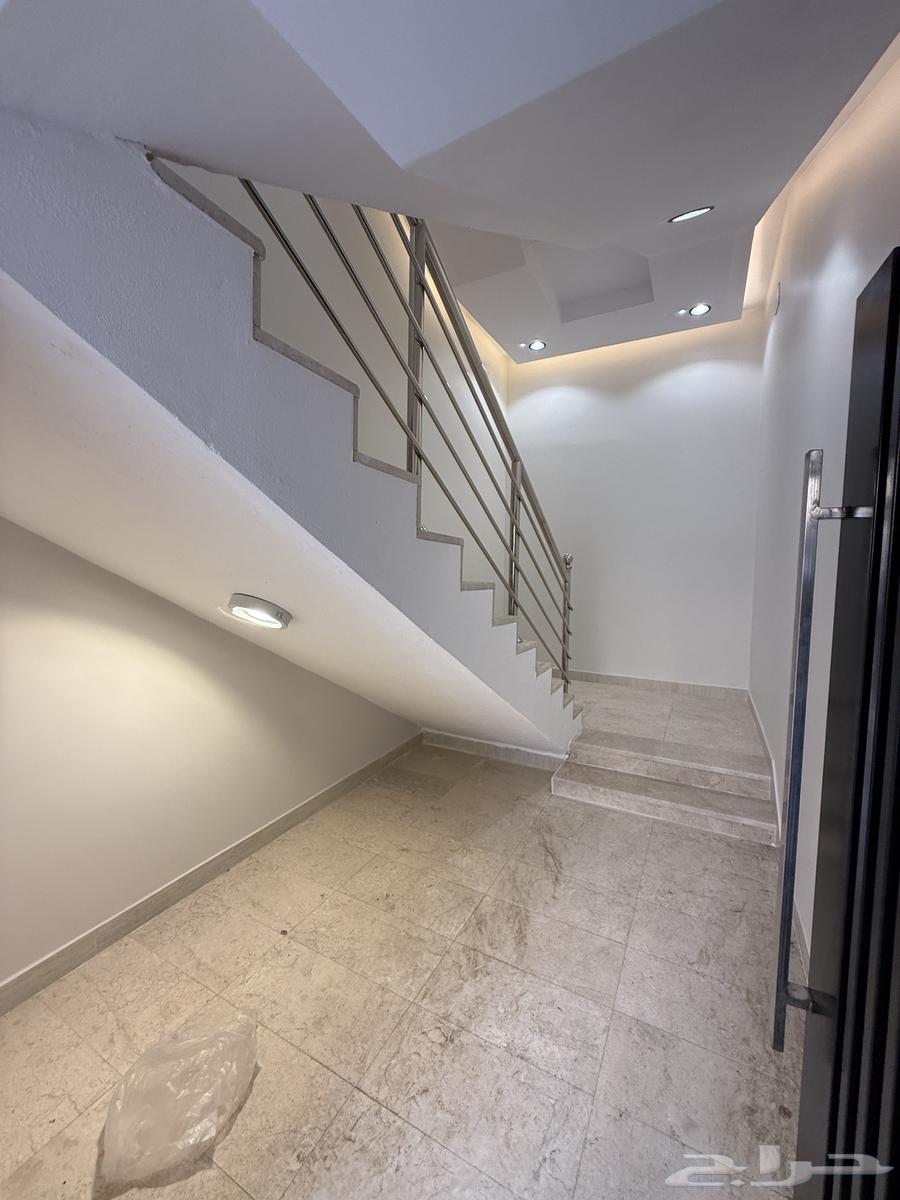 للبيع روف علوي بملحق تشطيب VIP ف احد رفيده وسط الخدمات64481401378050113