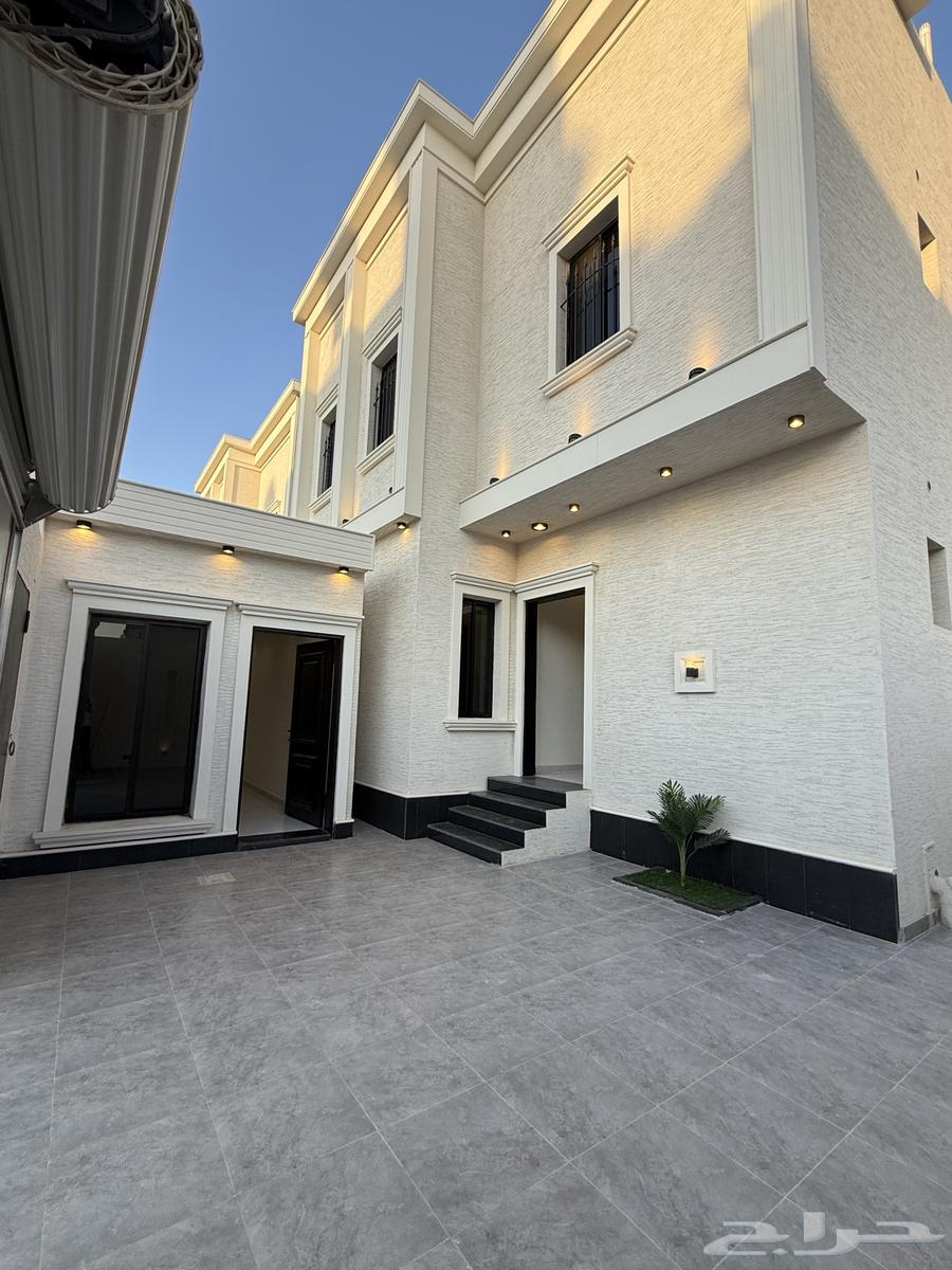 للبيع فلل فاخرة مكونه من دورين وملحق شمال خميس مشيط64481401279489112