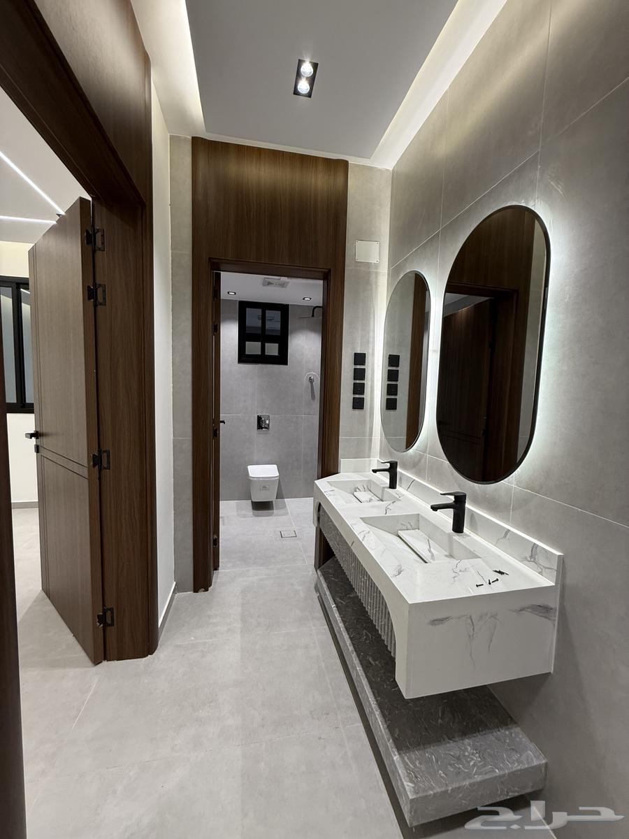 شقق علويه 6 غرف بتصميم فندقي قرب ممشي الراقي-بسعر550الف64487053817474114