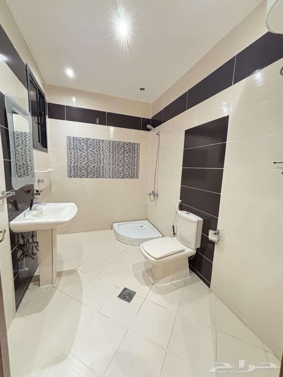 شقة واسعه ثلاث غرف في السنابل (ستر اللحياني سابقا )64487036923139112