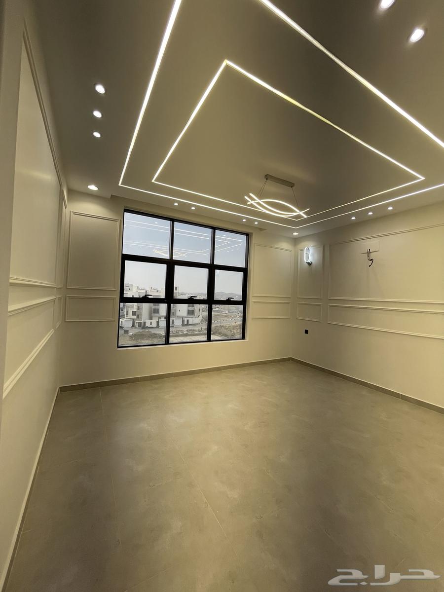 للبيع شقه مودرن دور علوي مع سطح خاص بالمحاله ابها64487053264259114