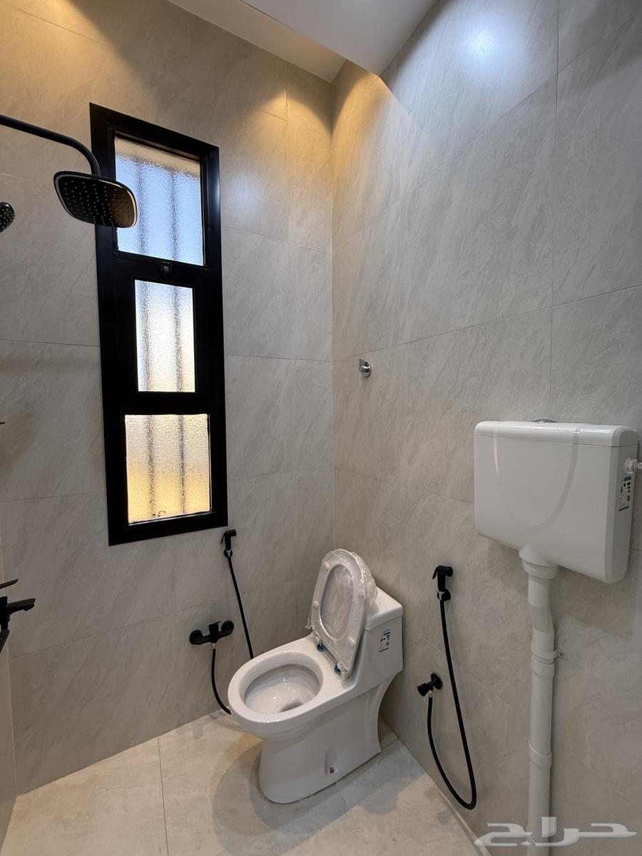 روف علوي مع ملحق 9 غرف بتصميم فندقي قرب ح الراقي-بسعر650الف64487053866753112