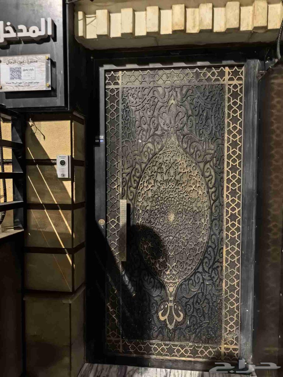 صالون مجهز بكل الاشتراطات لتقبيل جده حي طيبه64473836306691111