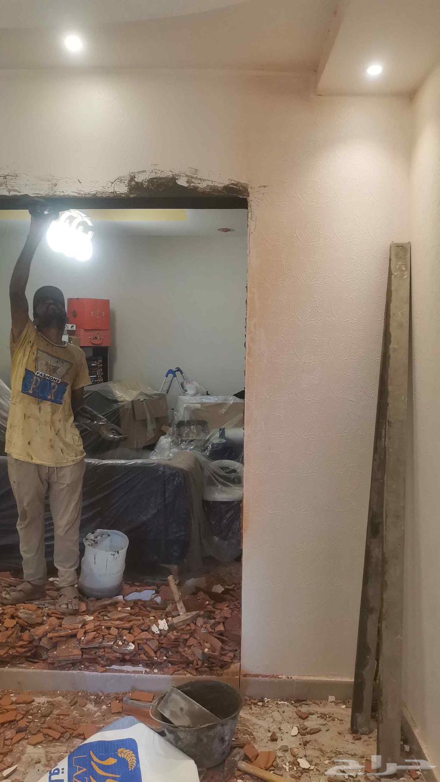 Tiling master, building walls, cutting with a rocket saw, renovation contractor, tile breaking64487119253889112