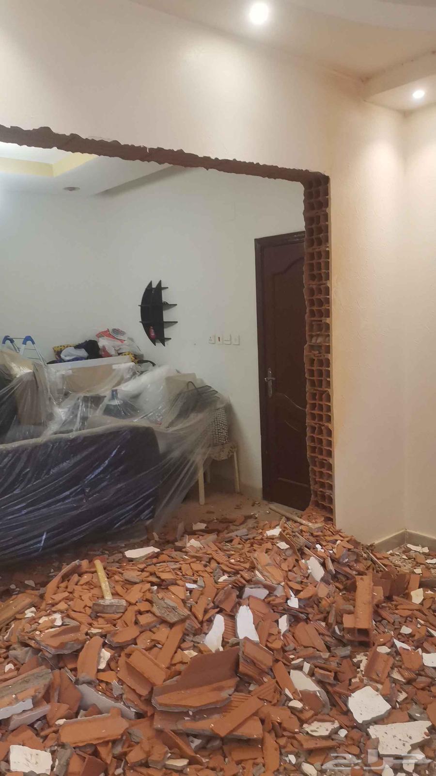 Tiling master, building walls, cutting with a rocket saw, renovation contractor, tile breaking64487119253889111