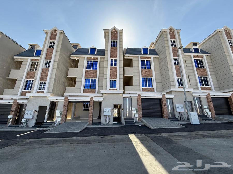 للبيع شقق ارضية و علوية موقع وتشطيبVIP حي المعارض خميس مشيط64487021300739110