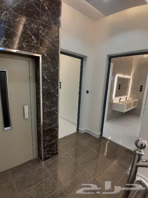 للبيع روف علوي مع ملحق تشطيب راقي 8 غرف حي النزهة 680الف64487021119235114