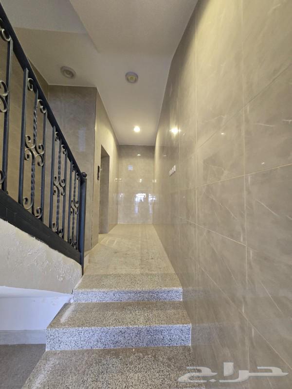 Upper floor penthouse for sale with working elevator, ready, high-end finishing 650 thousand64487036403715114