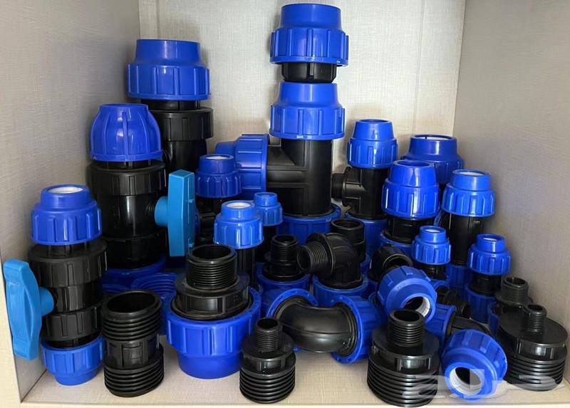 توريد وتركيب شبكات الري العادي و الاتوماتيك64481418029313111