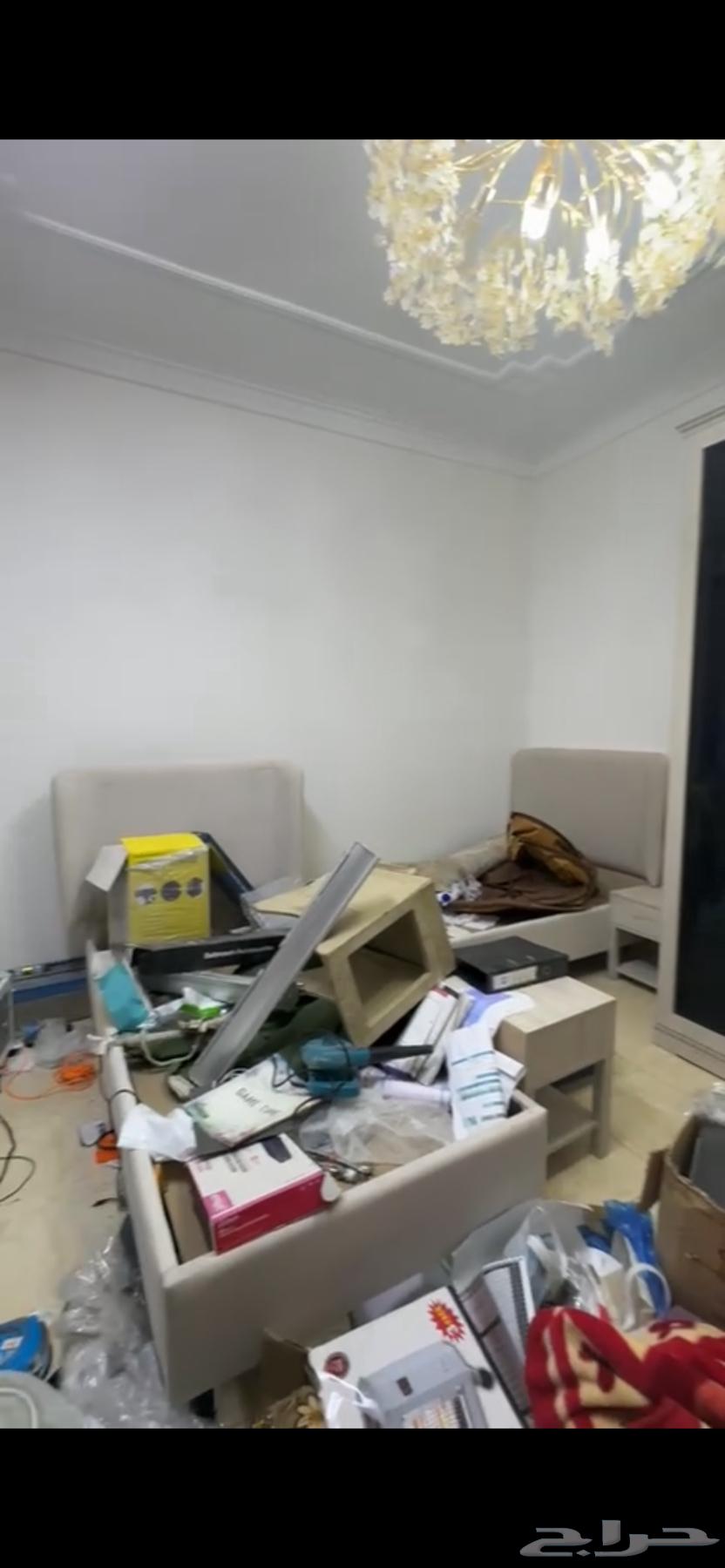 غرفة نوم متكونه من 2 دولاب وفيه دولاب مدمج مع ترسيحة64487231278594110