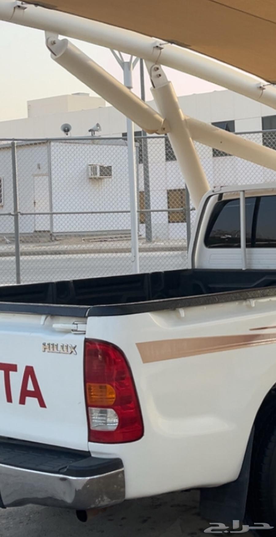 Loading Hilux items64487151189507110