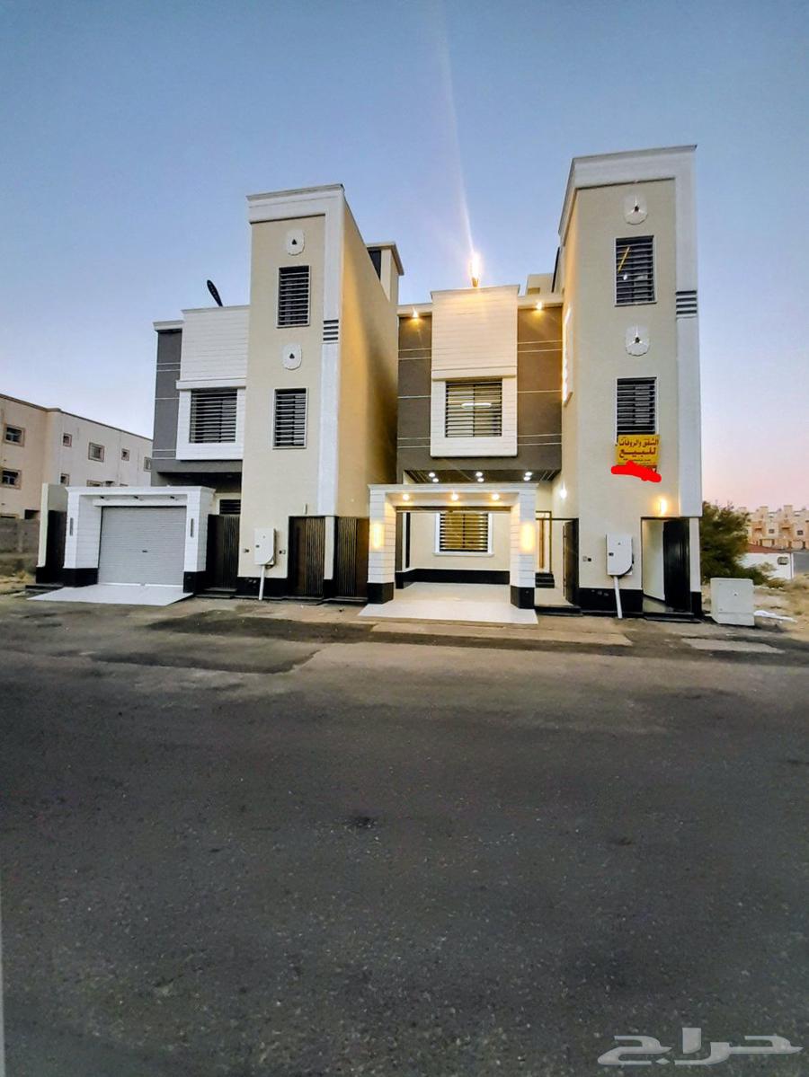 للبيع روف علوي مع ملحق تشطيبات فاخره بحي الراقي ب750الف64487021111170110