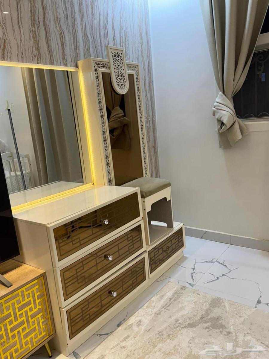 Carpenter for disassembly and assembly64481432575107111