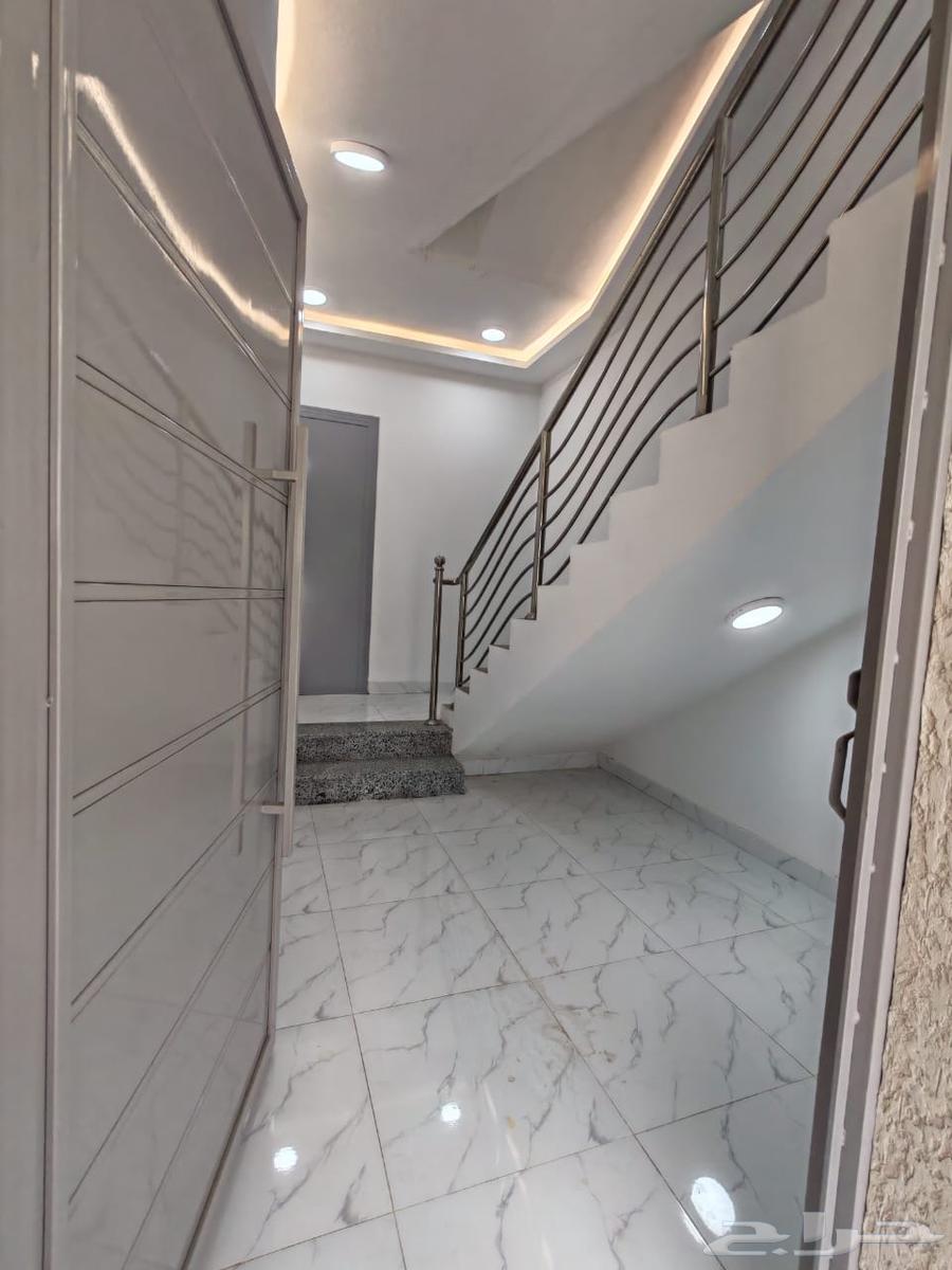 للبيع روف علوي مع ملحق درج خارجي فقط 9 غرف و بسعر 650 الف64487053705602114