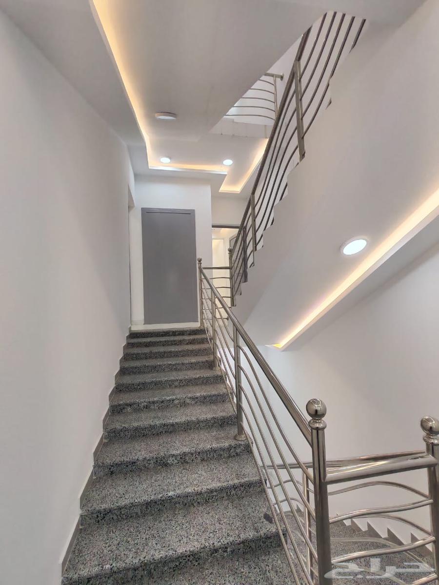 للبيع روف علوي مع ملحق درج خارجي فقط 9 غرف و بسعر 650 الف64487053705602113