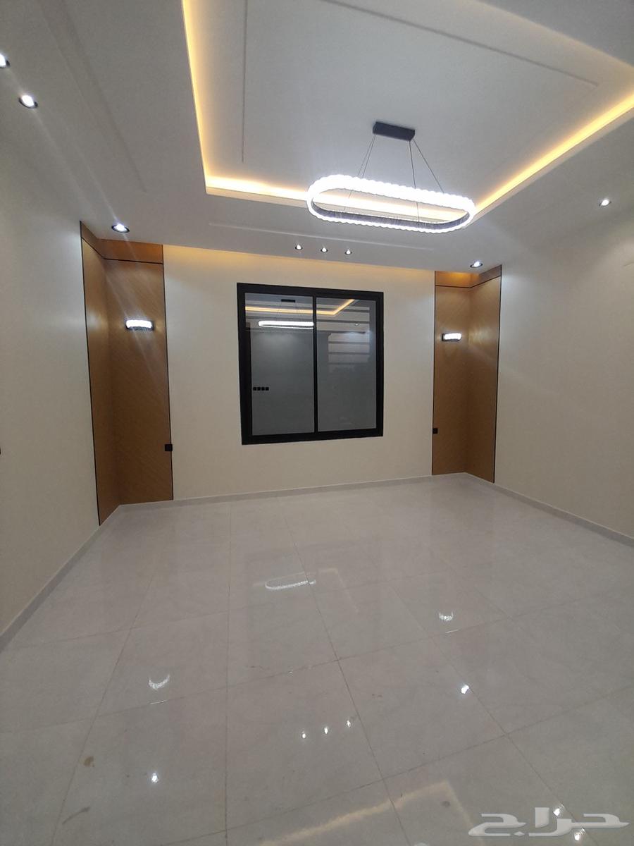 للبيع روف علوي مع ملحق تشطيبات فاخره بحي الراقي ب750الف64487021111170114