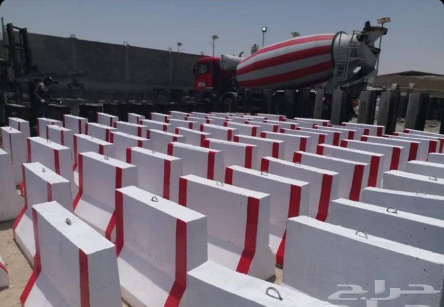 حواجز خرسانية نيوجيرسي ومنتجات خرسانية وقواعد إعلانات وانار64501651323266113