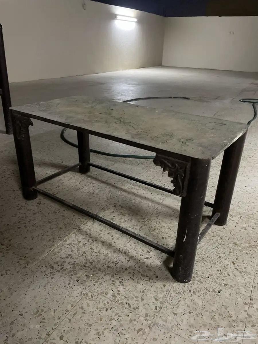 ثلاث كراسي حديد ليس واحد وطاولة حديد ومكيف صحراوي بلاستيك64501571400961110