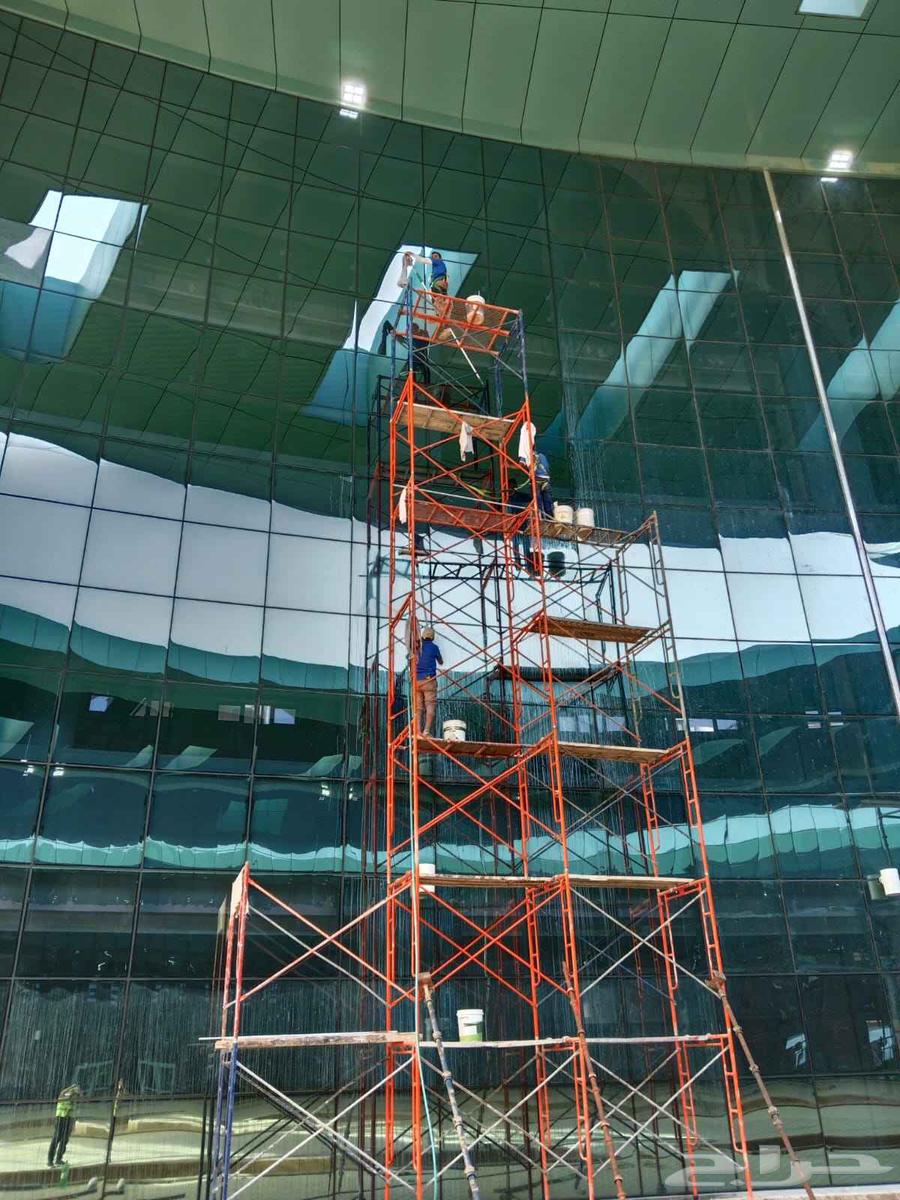 Cleaning of glass facades, cladding, signs, and shop fronts64501665965187114