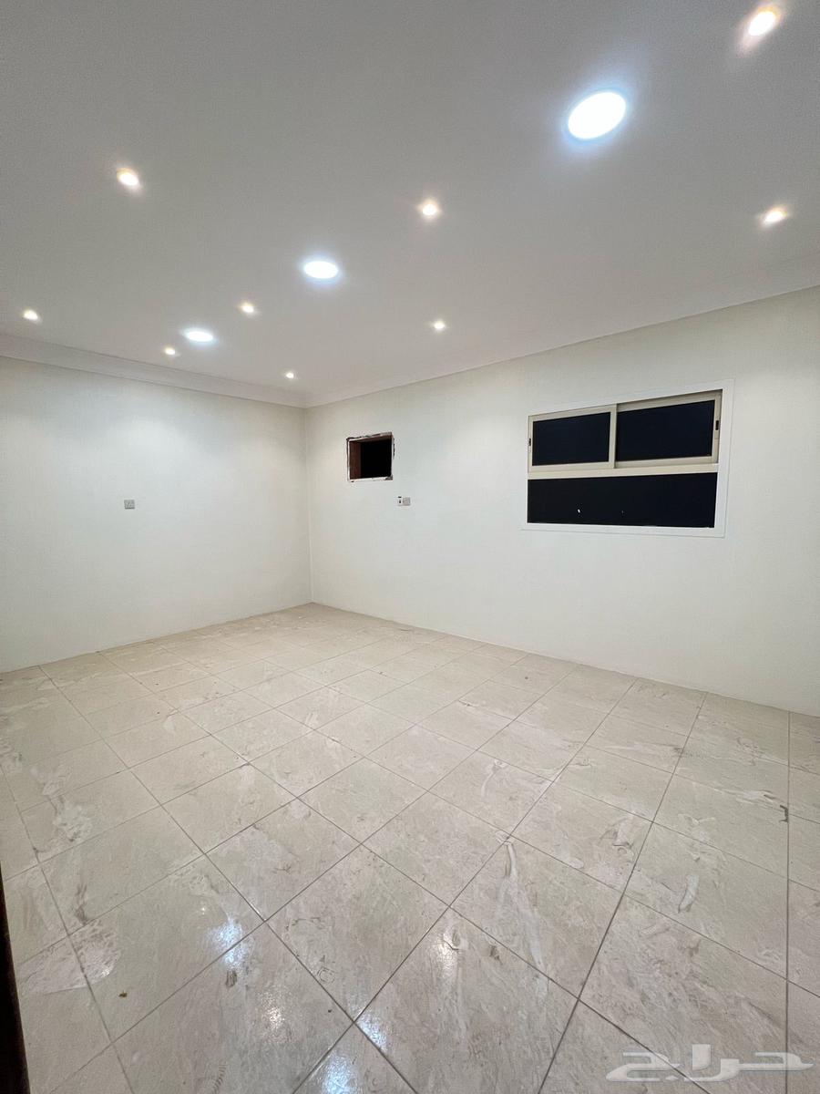 للإيجار شقة كبيرة مستقلة في السلمانية بالهفوف64493643111683112