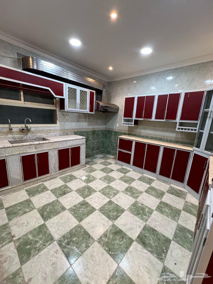 للإيجار شقة كبيرة مستقلة في السلمانية بالهفوف64493643111683113