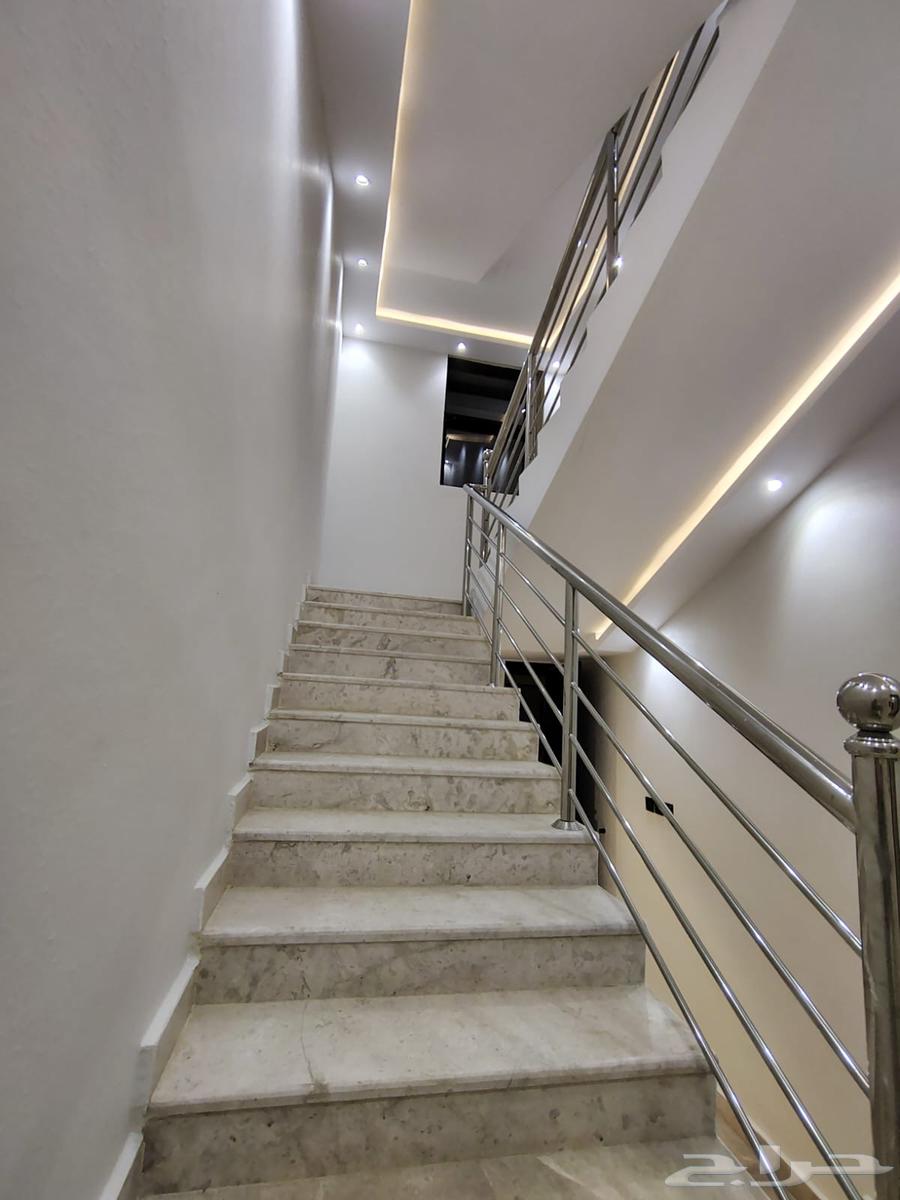 للبيع شقه تشطيب مودرن غرب الخميس بالقرب من طريق ابها الخميس64493658194690112