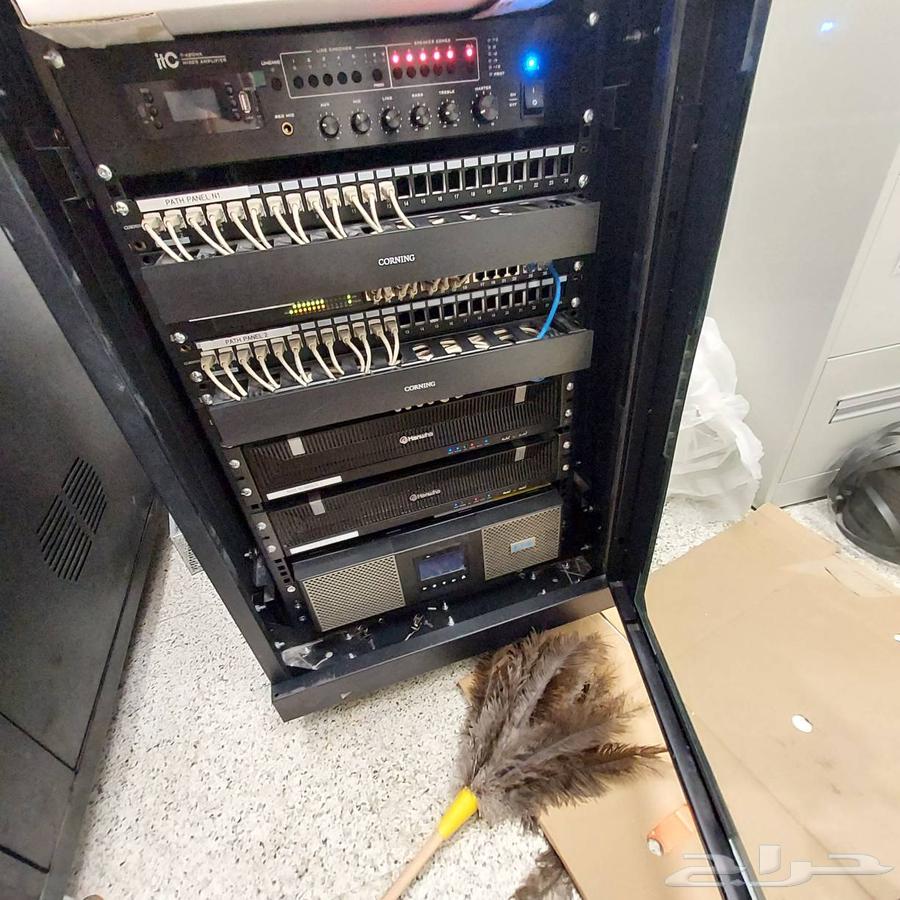 Telephone and network central installation, camera and telephone installation, and network setup64493738915715112