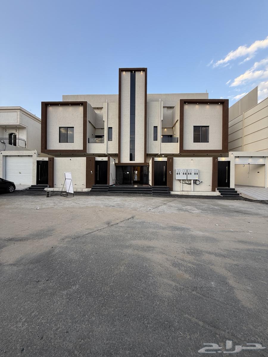 للبيع شقه علويه بمصعد جاهز وسطح خاص ف ابها حي الزهور64493659136130111