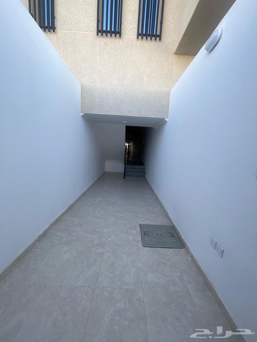 فيلا روووف للبيع حي الصفا مدخل خاص مصعد راكب 7 غرف وصاله64501569905283111