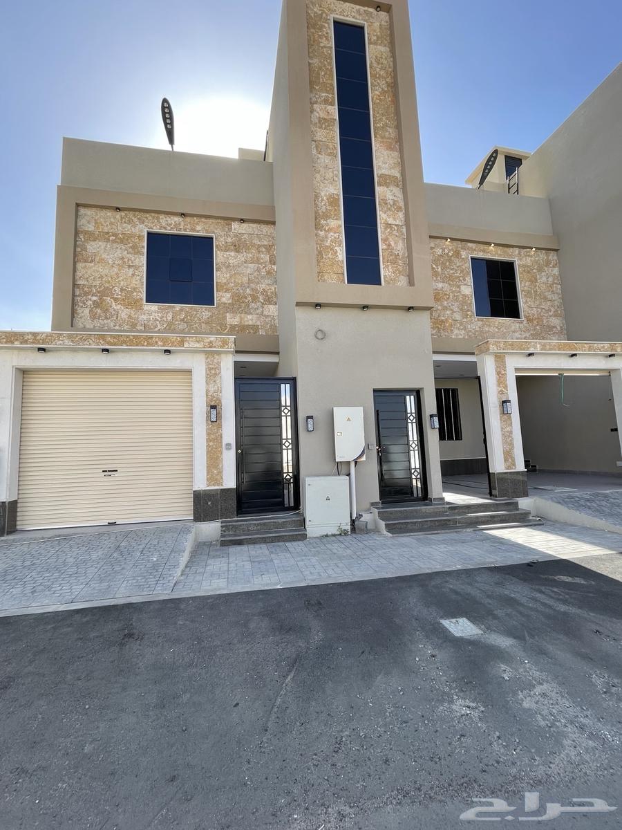 للبيع شقه ارضيه بحوش وبايكة طريق ابها الخميس مقابل ضمك64493643244162111