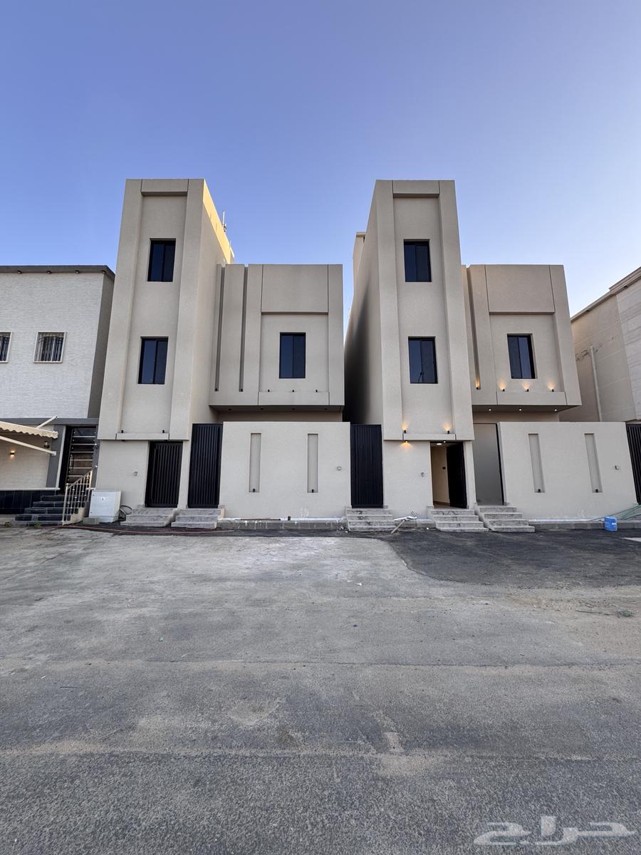 For sale: Upper floor with annex, 8 rooms, close to mosque, starting from 680,00064501537595522112